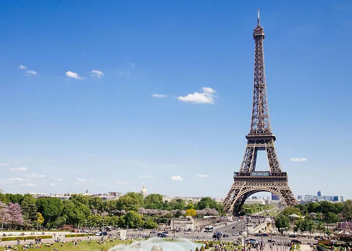 Au Coeur Des Champs Elysees